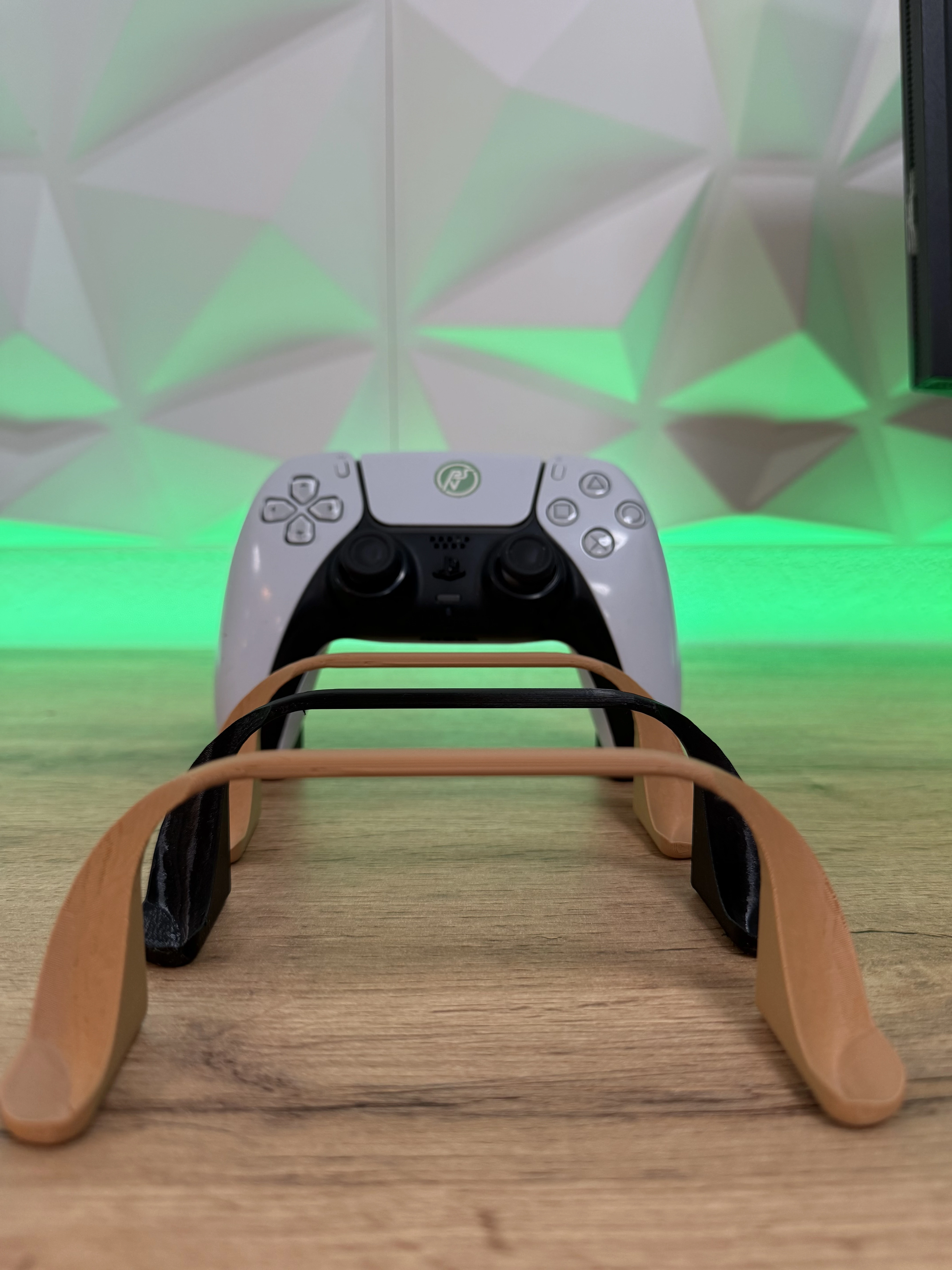 Invisible PS5 Controller Stand / Holder – Set 3 Copë (Wood Brown & Black)